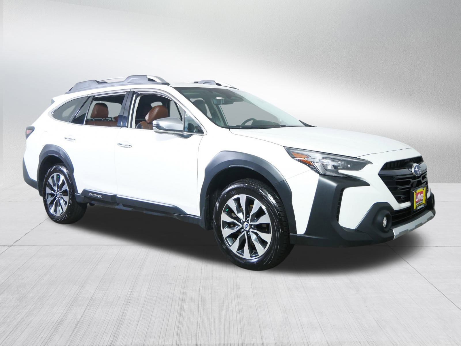2023 Subaru Outback Touring's photo