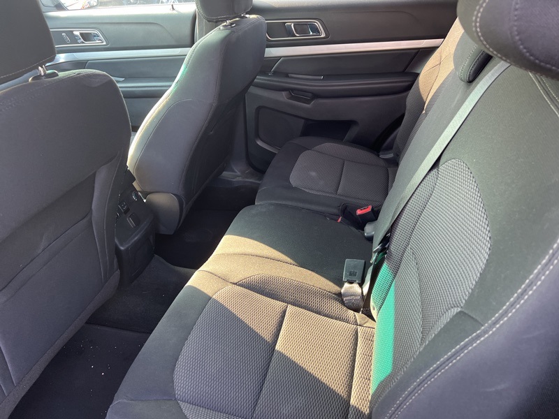 2017 Ford Explorer XLT photo 9