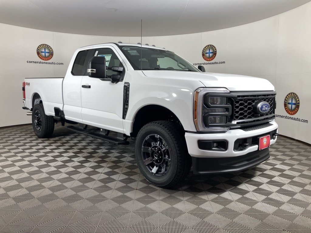 2025 Ford F-350 photo 2
