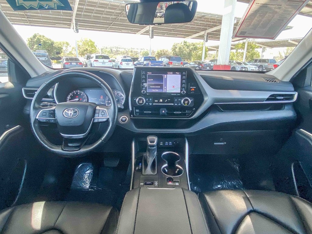 2022 Toyota Highlander XLE photo 11