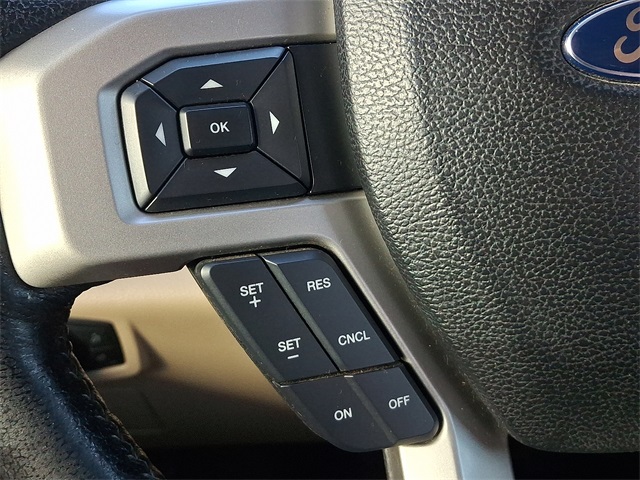 2015 Ford F-150 Lariat photo 21
