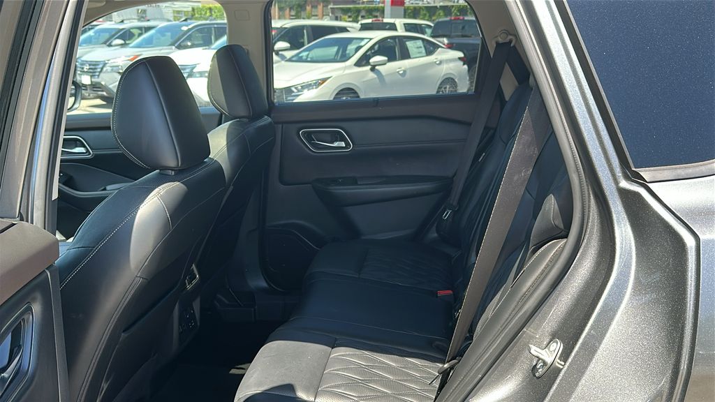 2022 Nissan Rogue Platinum AWD photo 24