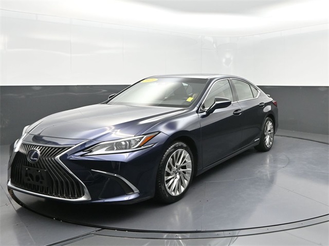 2019 Lexus ES Hybrid 300h's photo