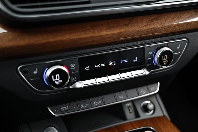2023 Audi Q5 45 S line Premium Plus photo 32