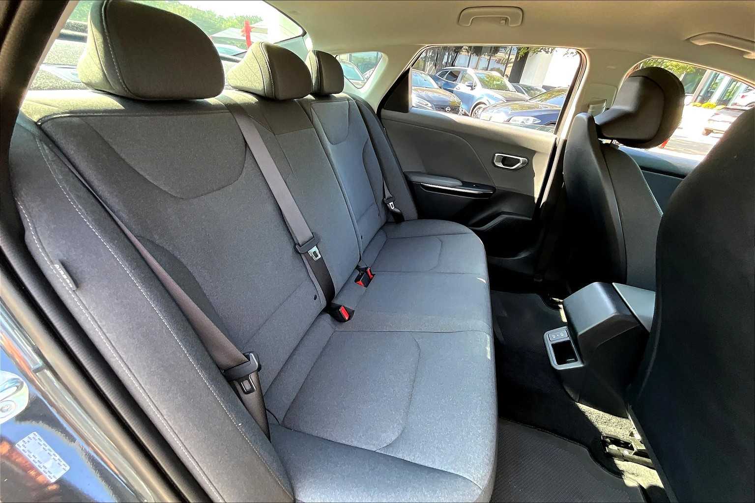 2025 Kia K4 LXS photo 17