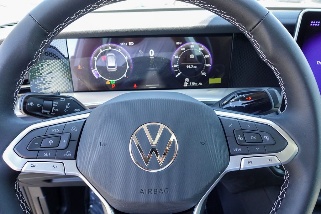 2025 Volkswagen Tiguan SE photo 8