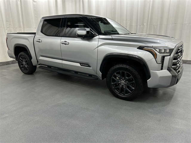 2023 Toyota Tundra Platinum's photo
