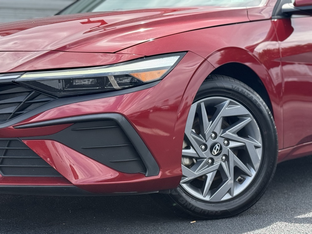 2024 Hyundai Elantra SEL photo 4