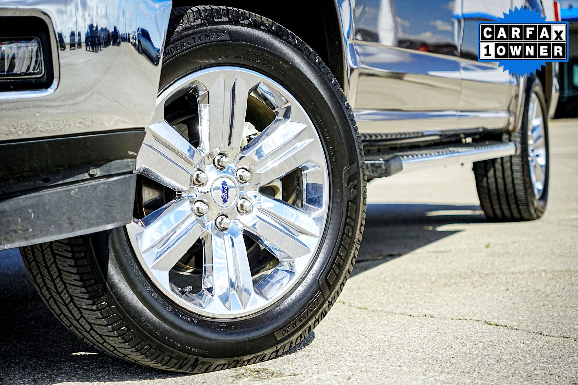 2019 Ford F-150 Lariat photo 2