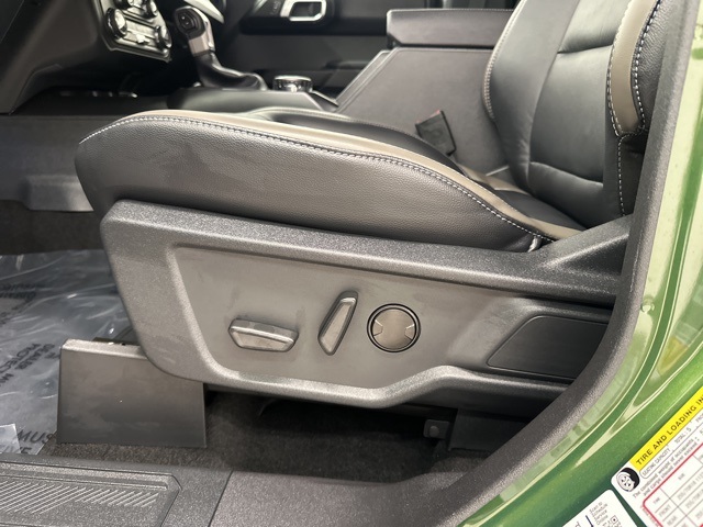 2025 Ford Bronco Outer Banks photo 36