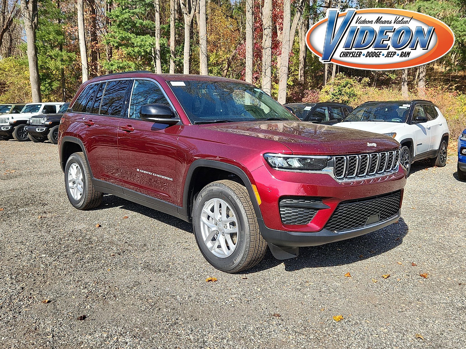 2025 Jeep Grand Cherokee Laredo's photo