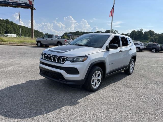 2024 Jeep Compass Sport photo 2