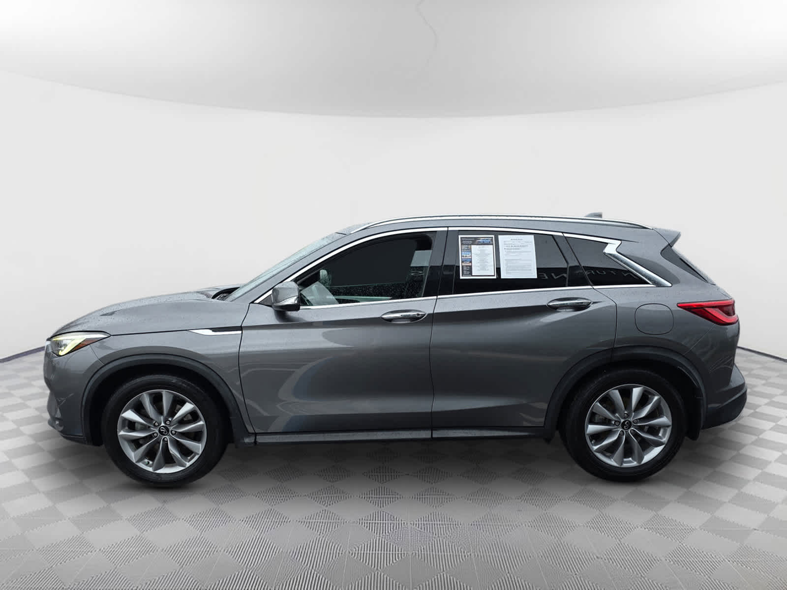 2020 Infiniti QX50 Luxe photo 2