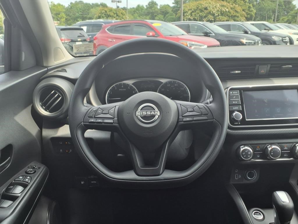 2025 Nissan Kicks Play S photo 10