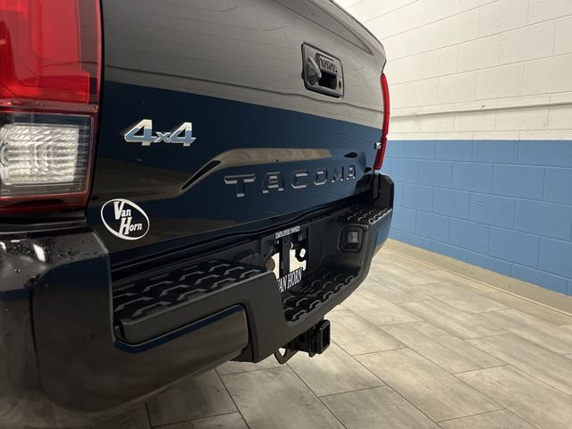 2022 Toyota Tacoma SR photo 28