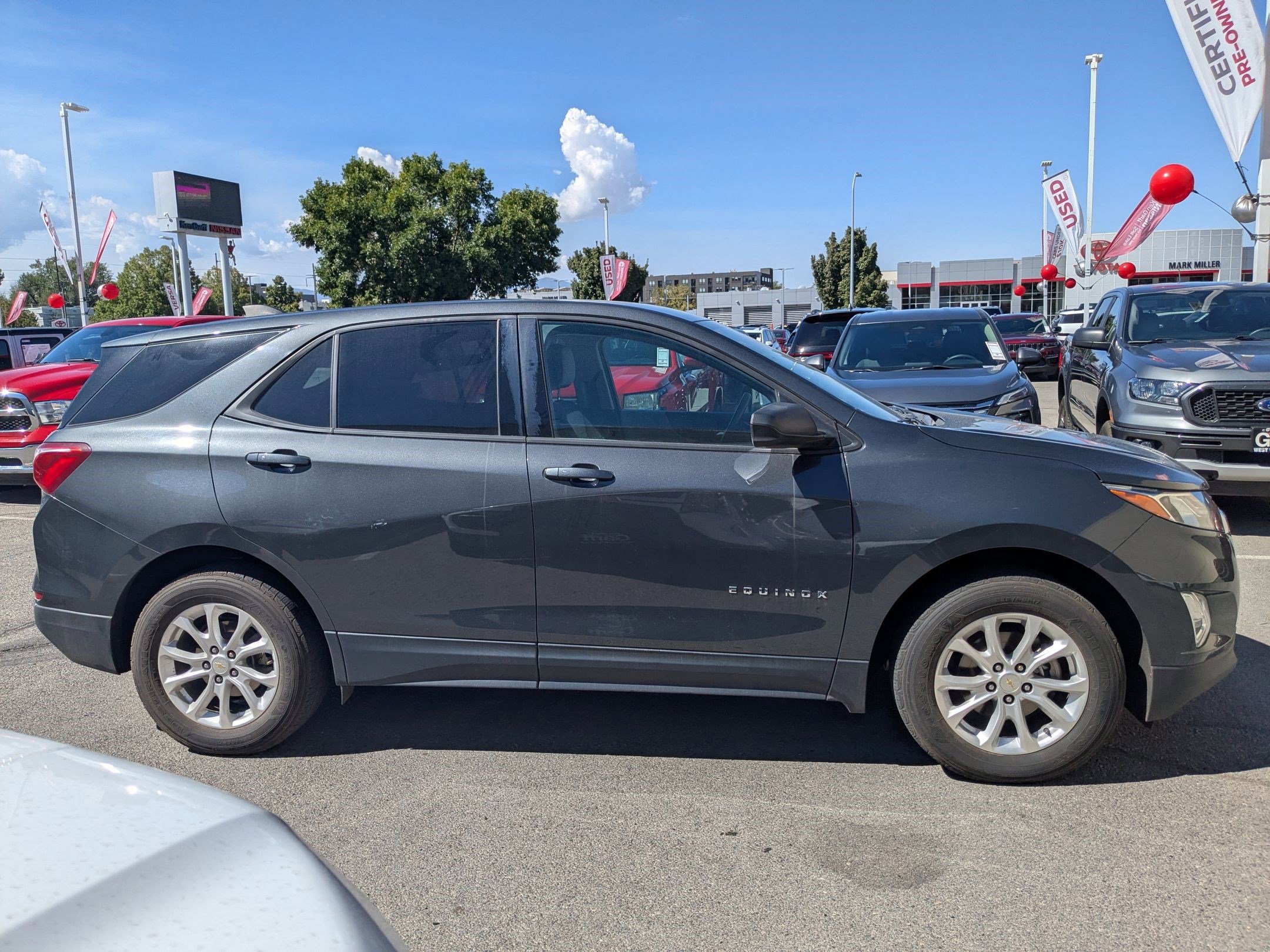2018 Chevrolet Equinox LS photo 2