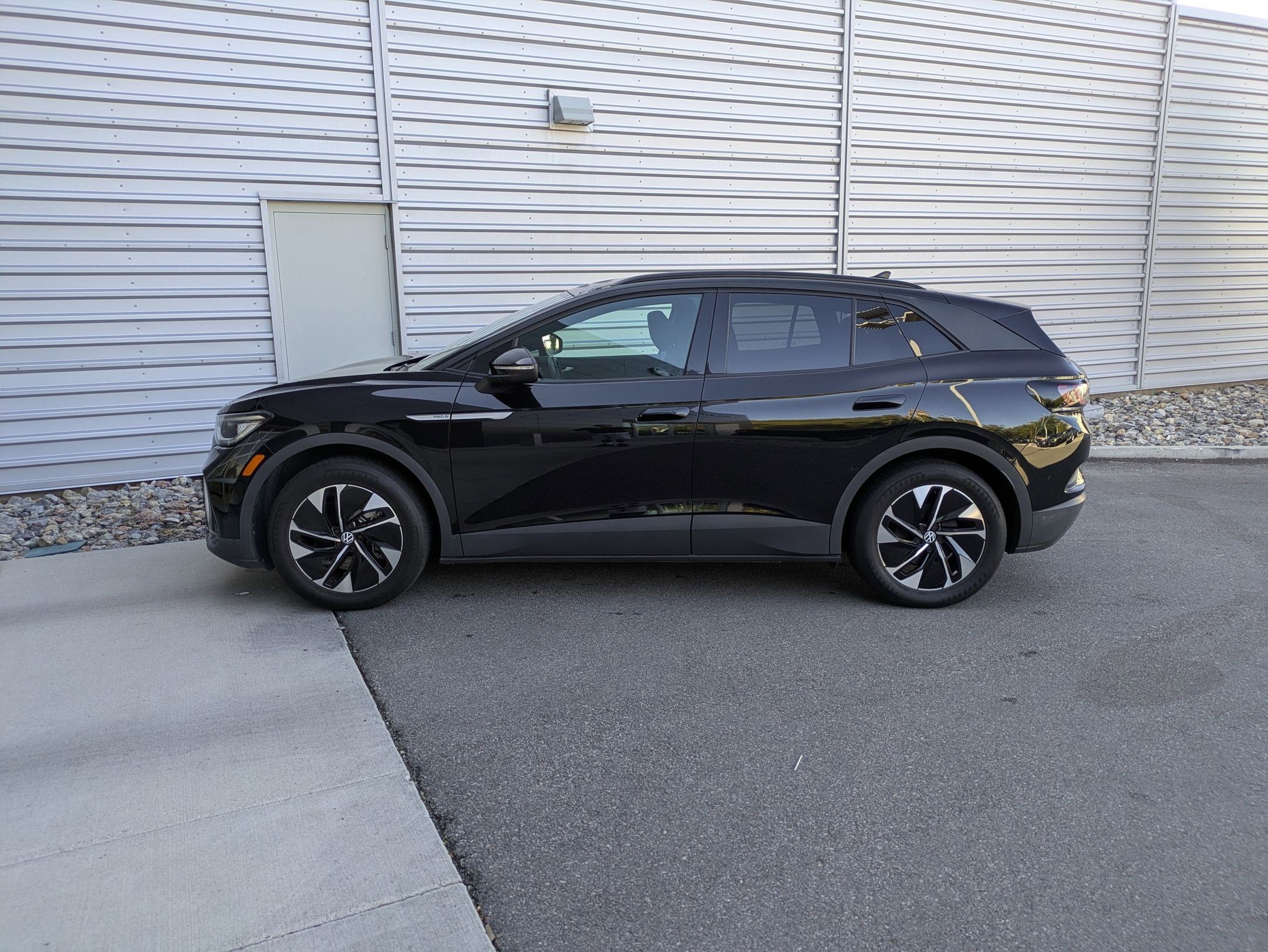 2022 Volkswagen ID.4 Pro S photo 2