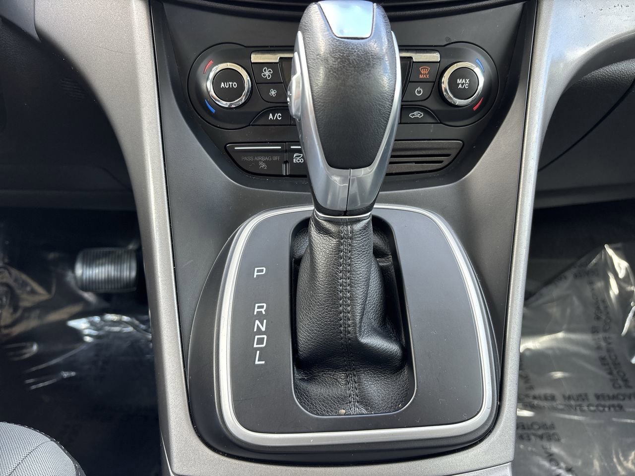 2016 Ford C-Max Hybrid SE photo 22