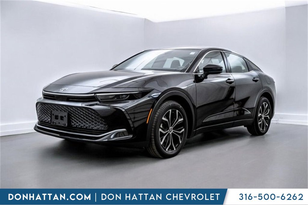 2024 Toyota Crown XLE's photo