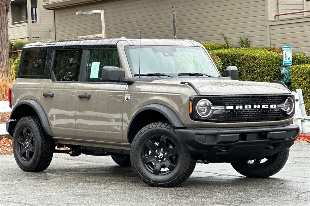 2025 Ford Bronco Big Bend photo 2