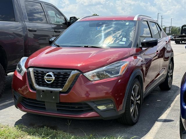 2020 Nissan Kicks SR photo 3