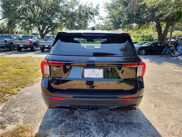 2025 Ford Explorer ST-Line photo 3