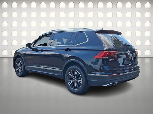 2019 Volkswagen Tiguan SEL photo 4