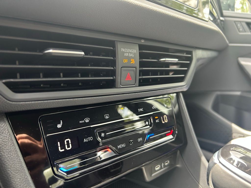 2025 Volkswagen Jetta 1.5T Sport photo 44