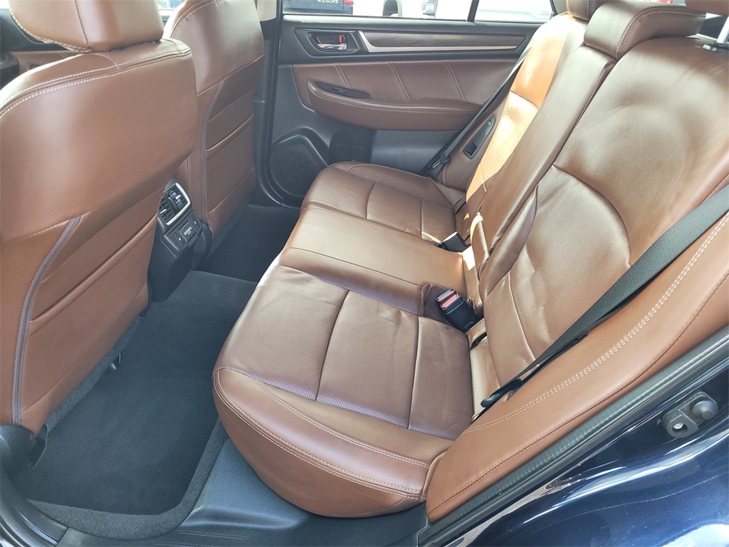 2018 Subaru Outback Touring photo 14