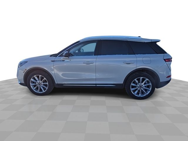 2022 Lincoln Corsair Standard photo 4