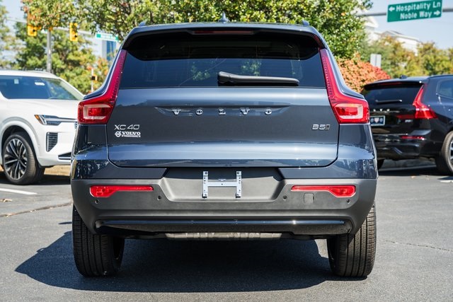 2026 Volvo XC40 photo 3