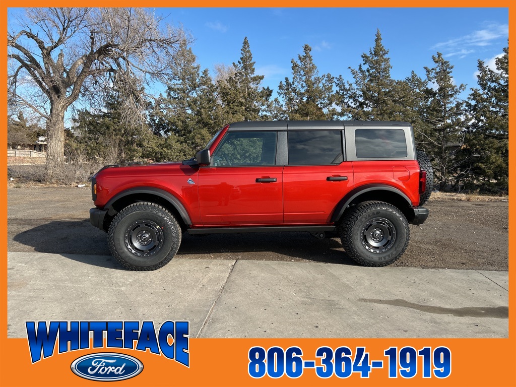 2024 Ford Bronco Black Diamond photo 2