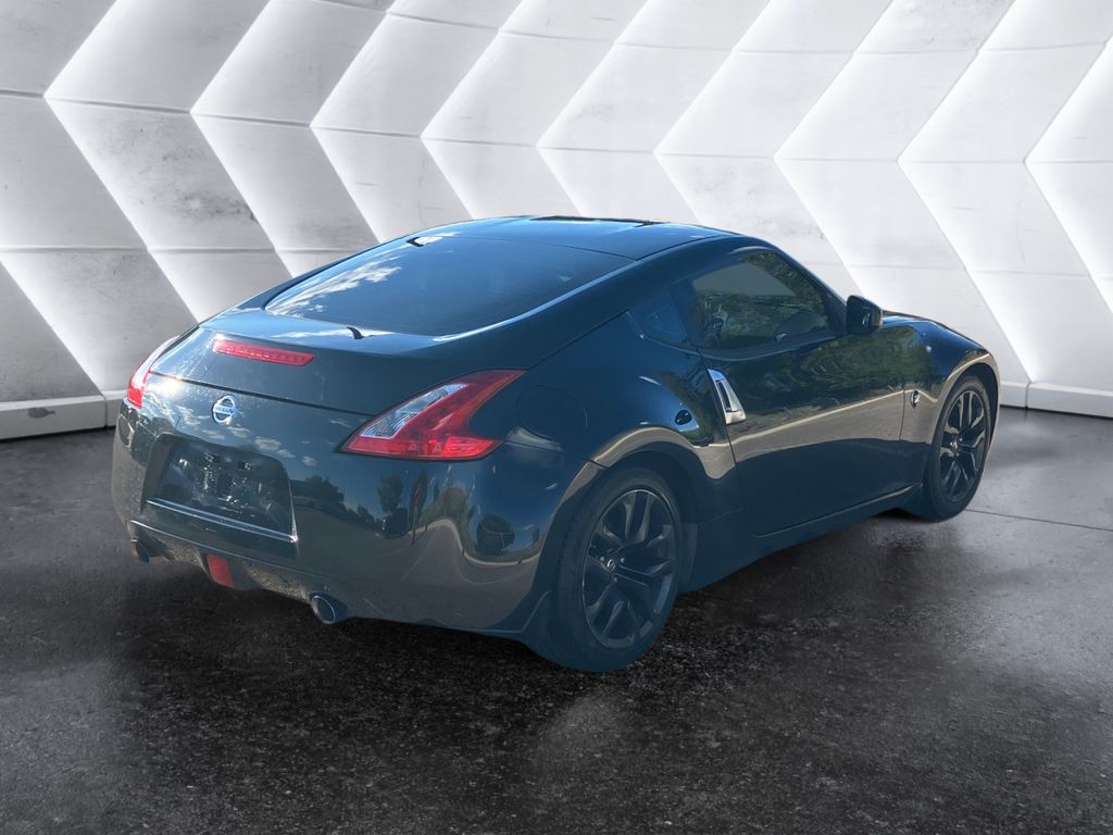 2017 Nissan 370Z Base photo 4