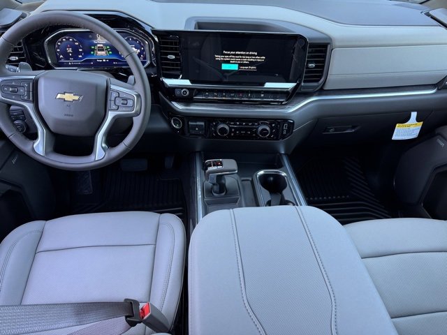 2025 Chevrolet Silverado 1500 LTZ photo 12