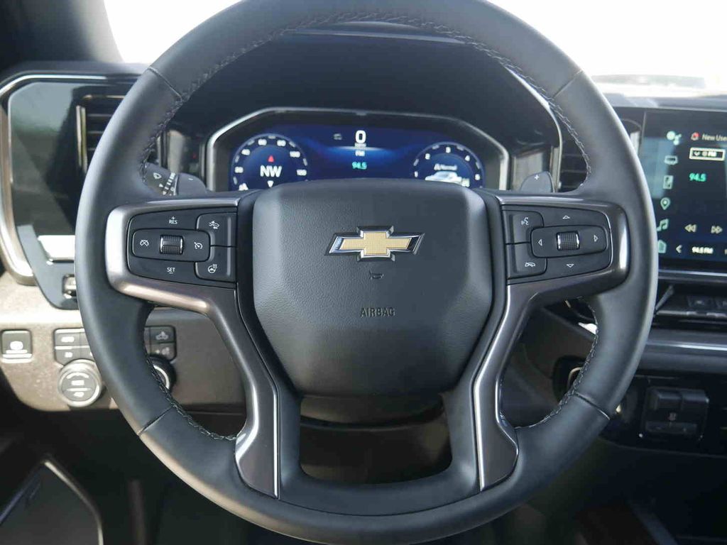2024 Chevrolet Silverado 1500 High Country photo 31