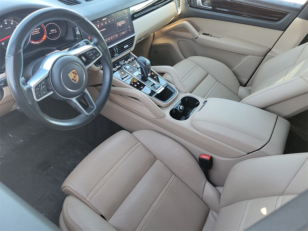 2022 Porsche Cayenne Base photo 4