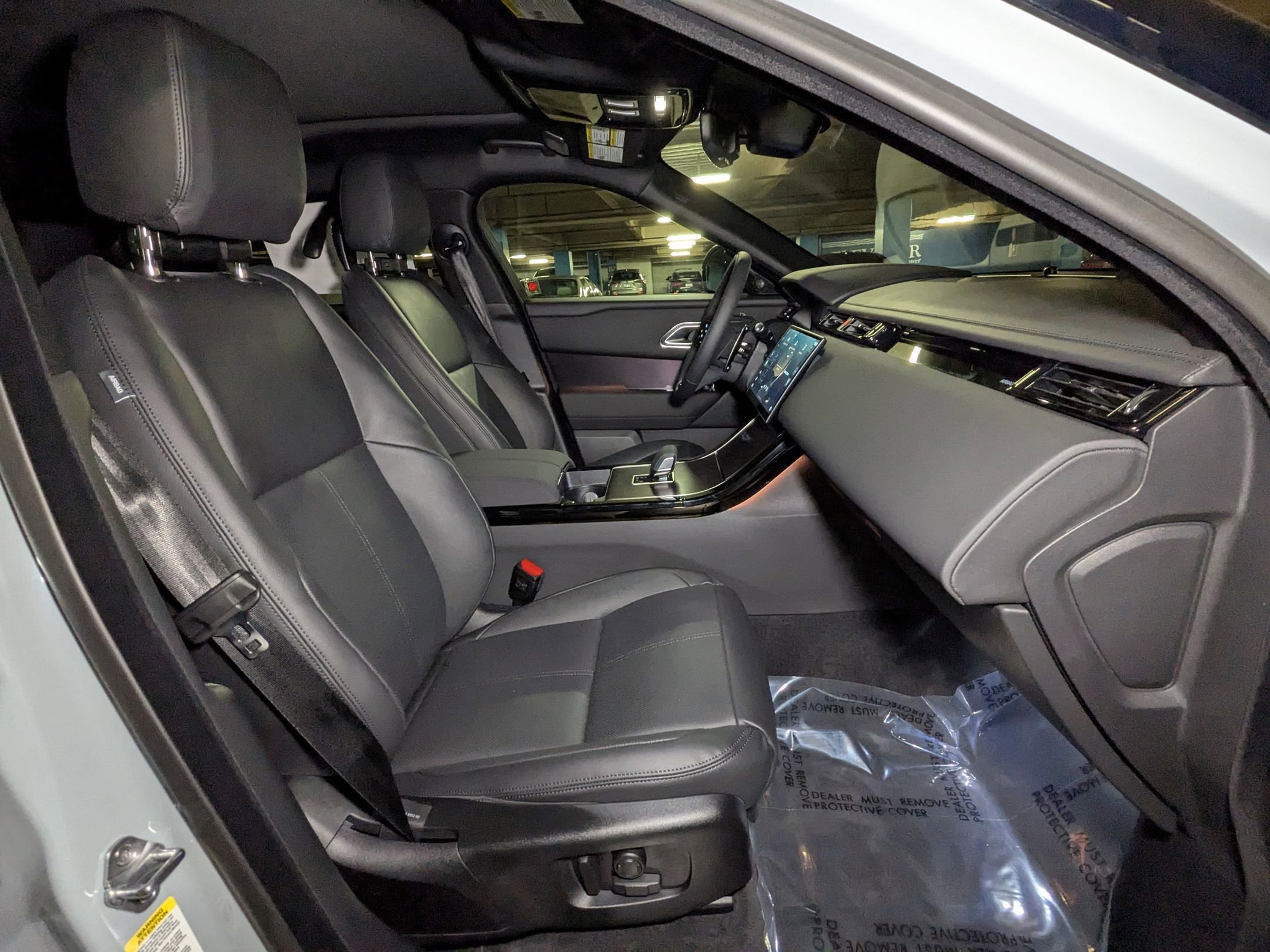 2026 Land Rover Range Rover Velar SE photo 17