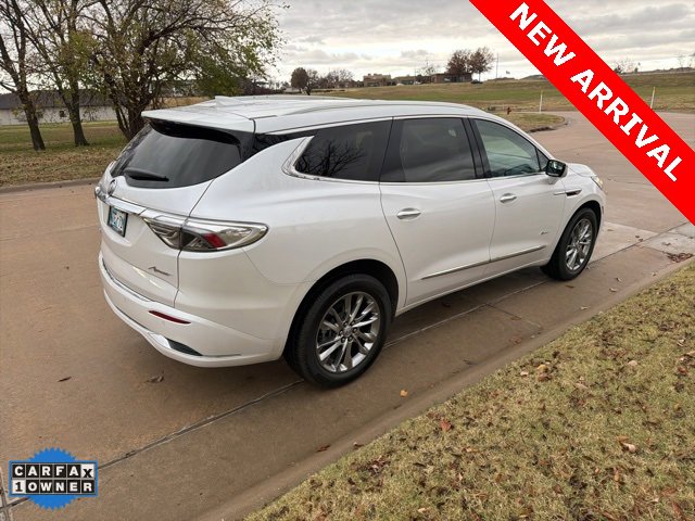 2023 Buick Enclave Avenir photo 2