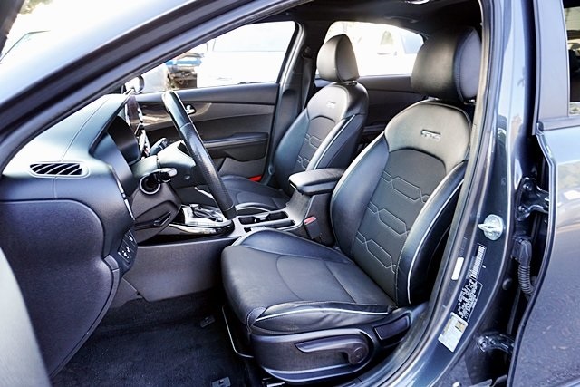 Used 2022 Gray Kia GT-Line image 13