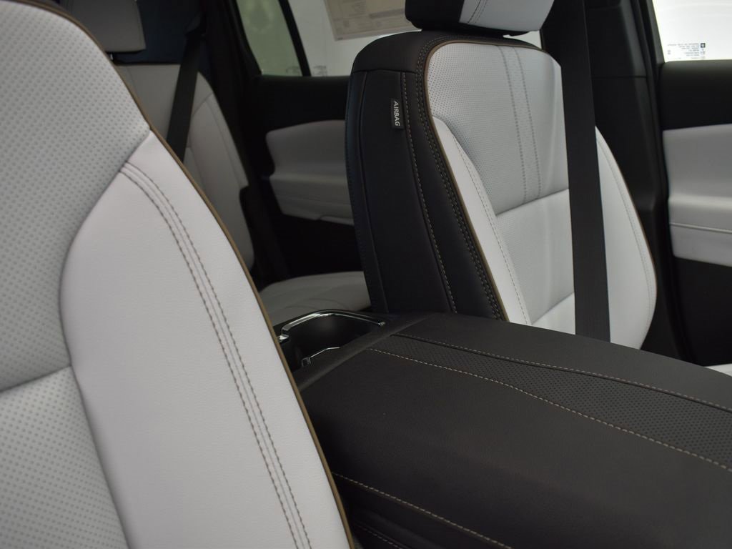 2026 Chevrolet Traverse High Country photo 21
