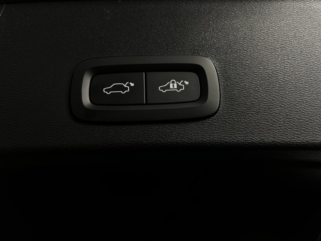 2023 Volvo XC40 Recharge Ultimate photo 27