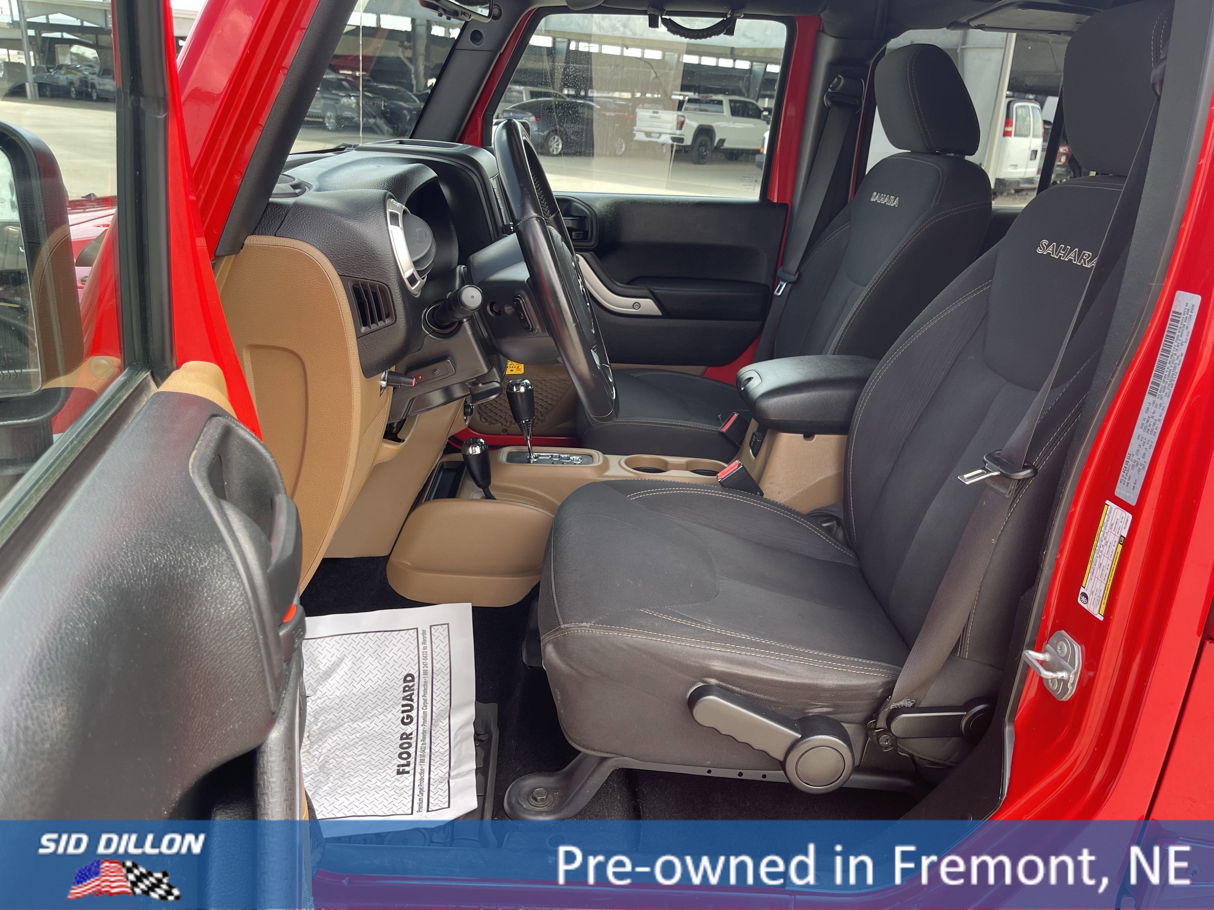 2017 Jeep Wrangler Unlimited Sahara photo 2