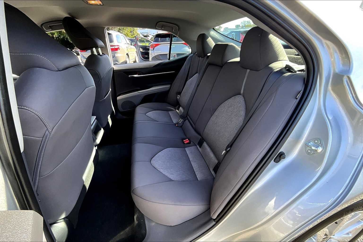 2023 Toyota Camry LE photo 18