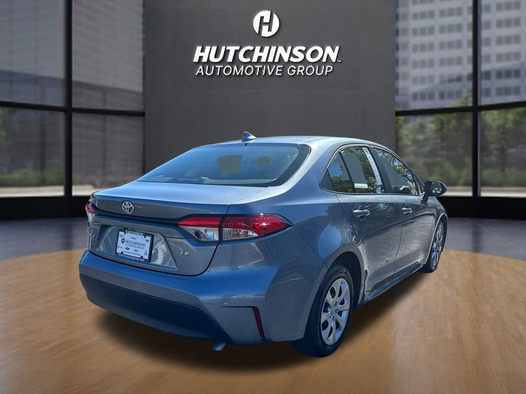 2025 Toyota Corolla LE photo 3