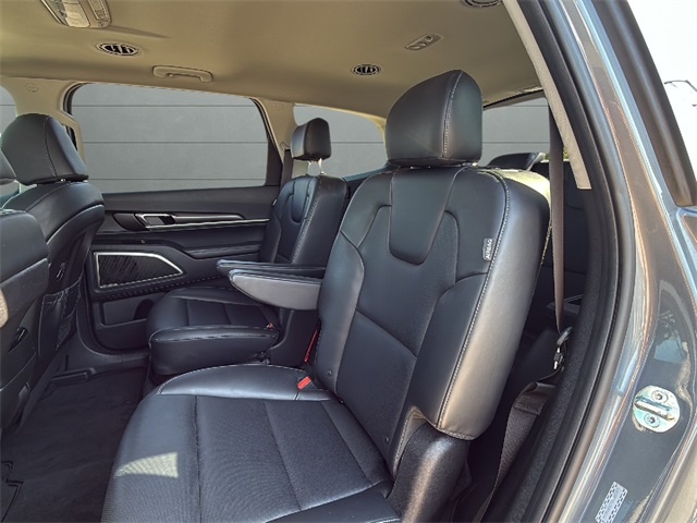 2025 Kia Telluride S photo 16