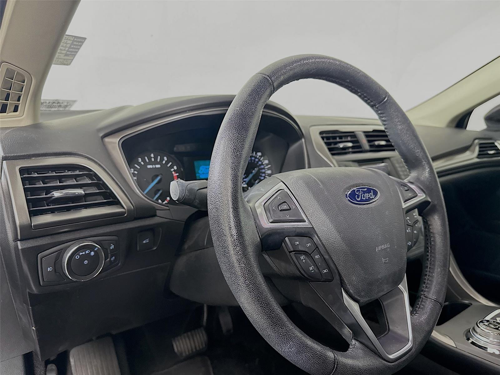 2017 Ford Fusion S photo 5