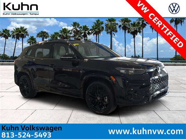 2025 Volkswagen Tiguan SE R-LINE BLACK's photo