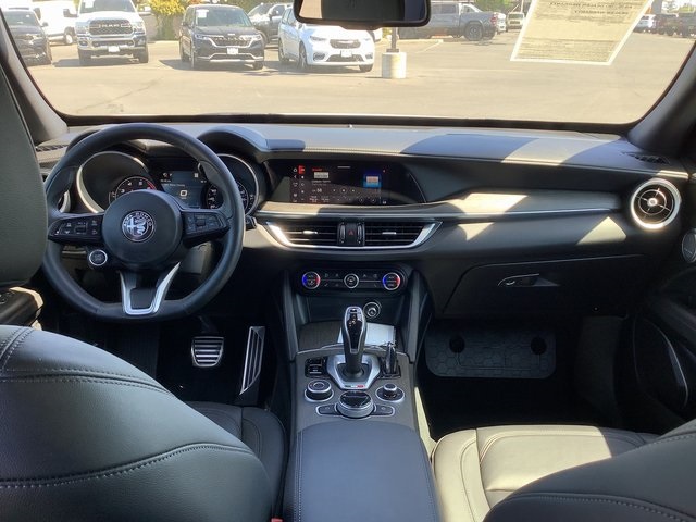 2022 Alfa Romeo Stelvio Ti Sport photo 6