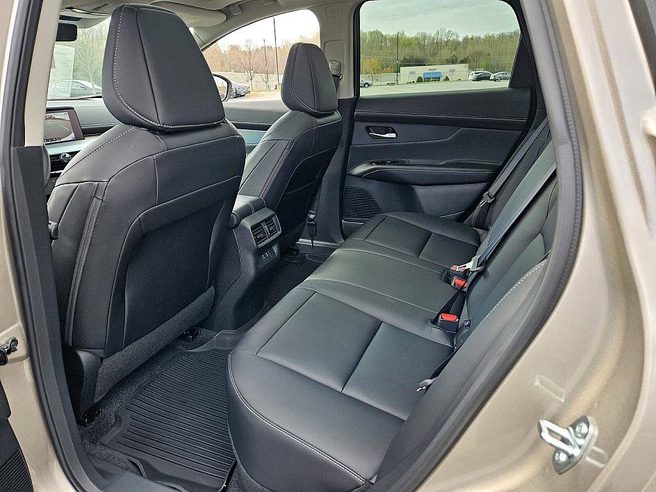 2025 Nissan Murano SL photo 9
