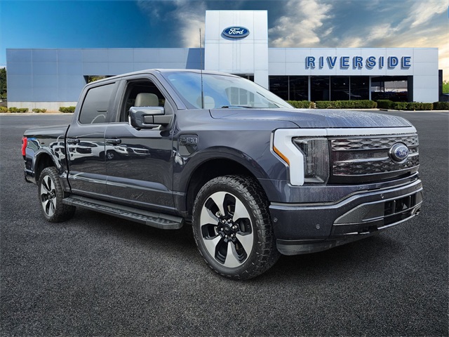 2022 Ford F-150 Lightning Platinum's photo